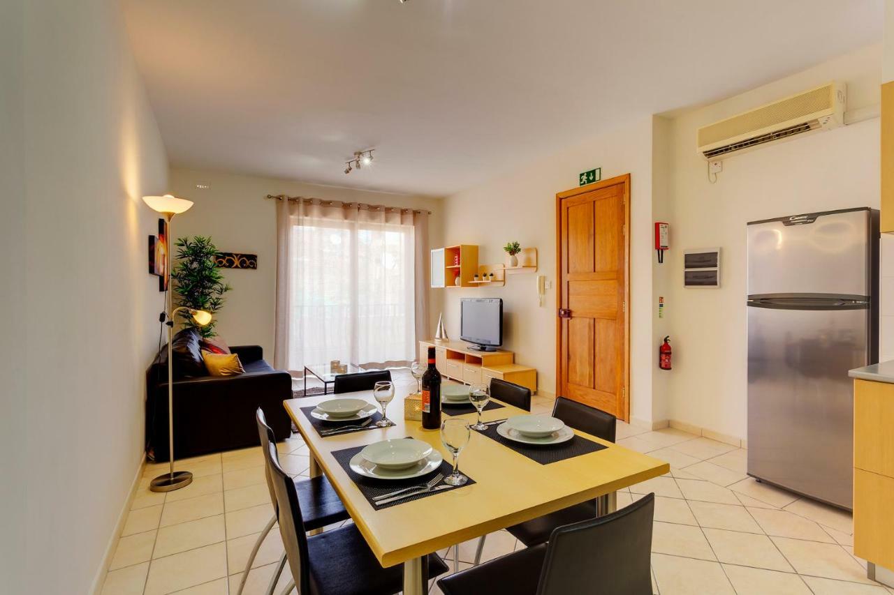Spacious, Top Location Sliema Apartment Екстер'єр фото