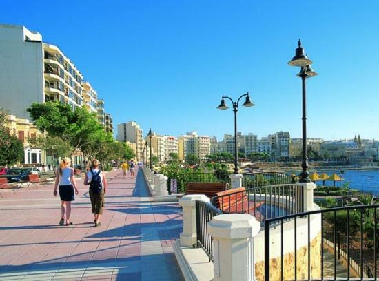 Spacious, Top Location Sliema Apartment Екстер'єр фото